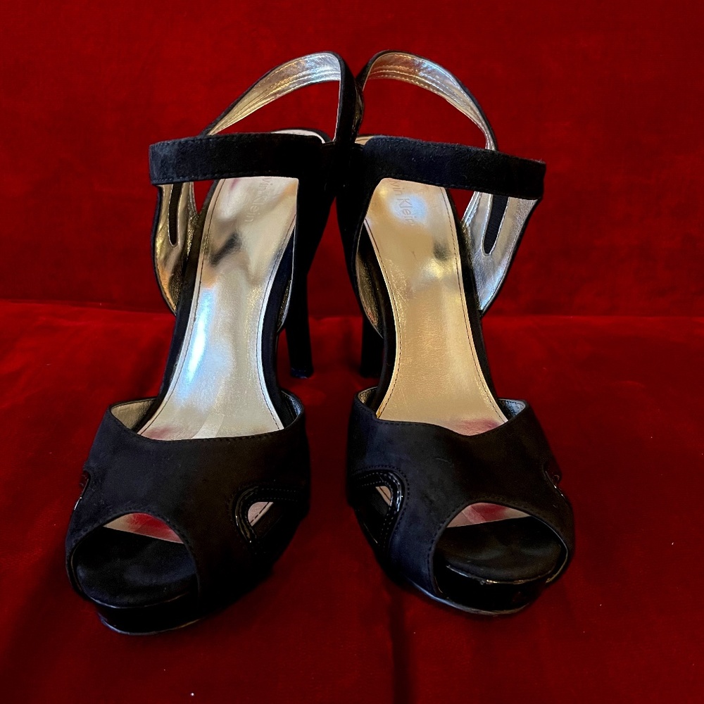 Calvin Klein privé suede platform black sandals in size 8.5
